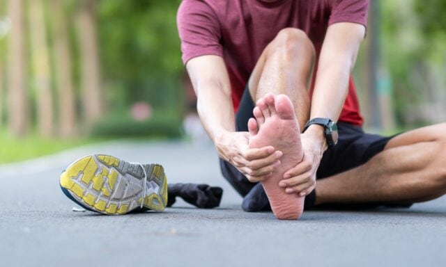 Causes and Treatment of Heel Pain - Dr. John Chrabuszcz » OrthoGeorgia