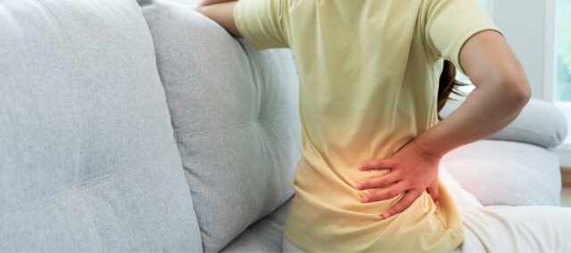 Reconnaître les douleurs de l'articulation de la facette lombaire (1)